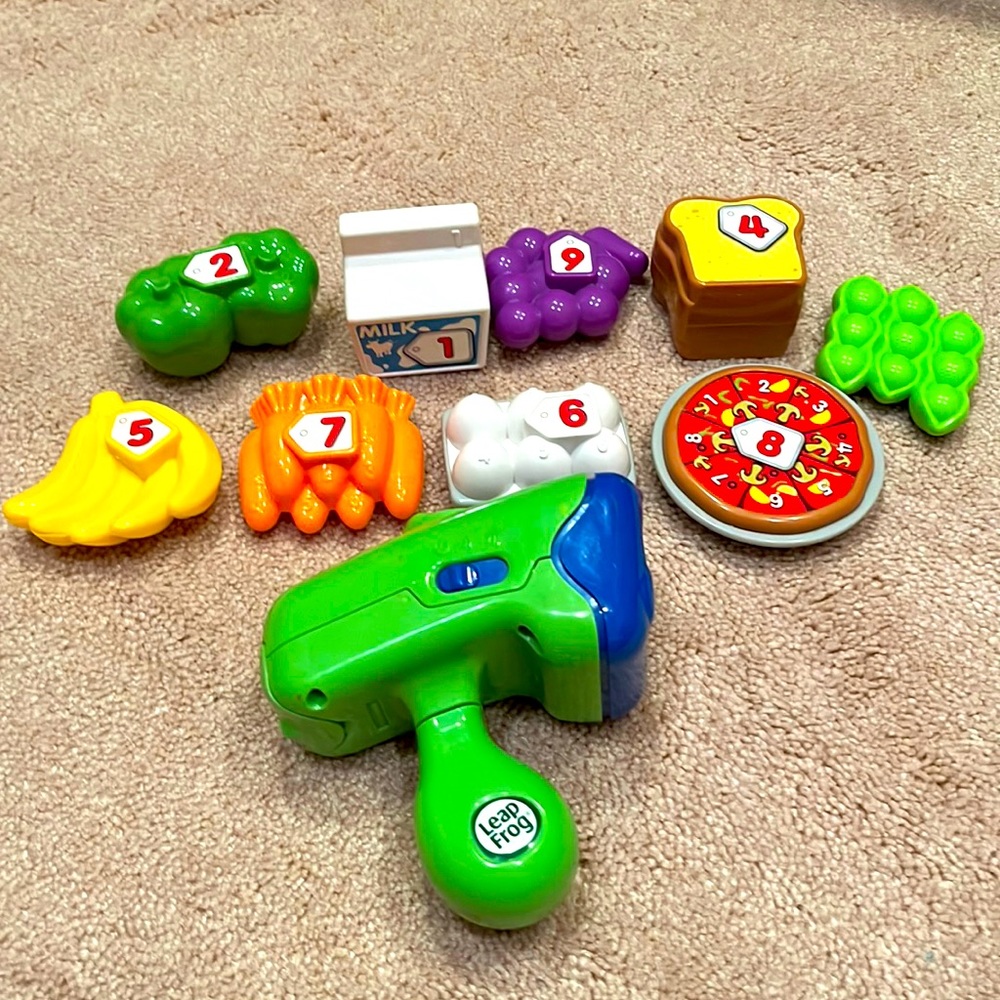 Leapfrog Count Along talking food scanner toy